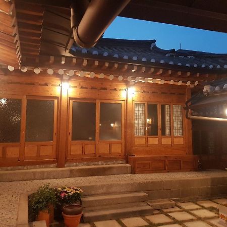 Sohyundang Guesthouse โซล ภายนอก รูปภาพ